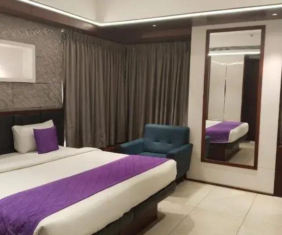 Photo 3 of 10 at SRS Suites