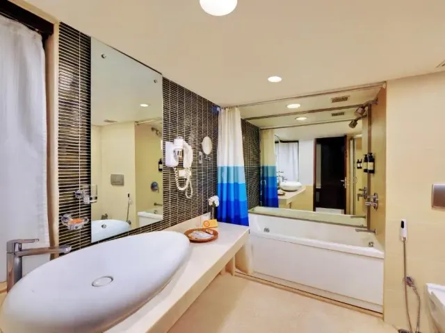Photo 9 of 10 at Iris The Business Hotel