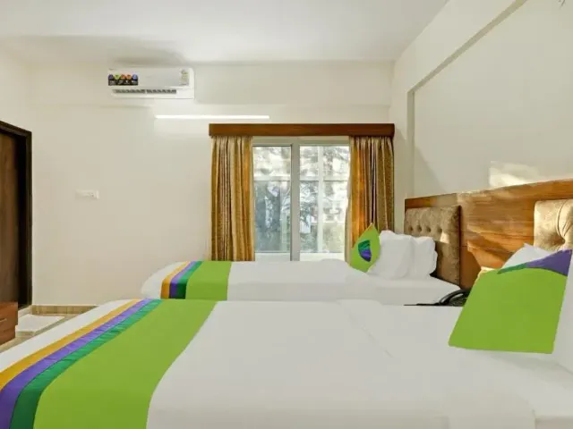 Photo 3 of 10 at Treebo Celebrity Hotels And Suites