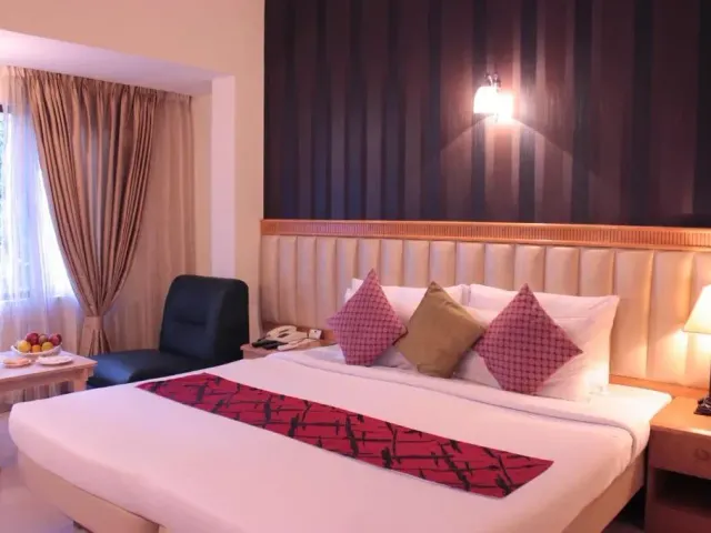 Photo 3 of 10 at Highgates Hotel