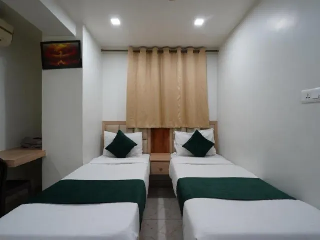 Photo 8 of 10 at Hotel Elmas