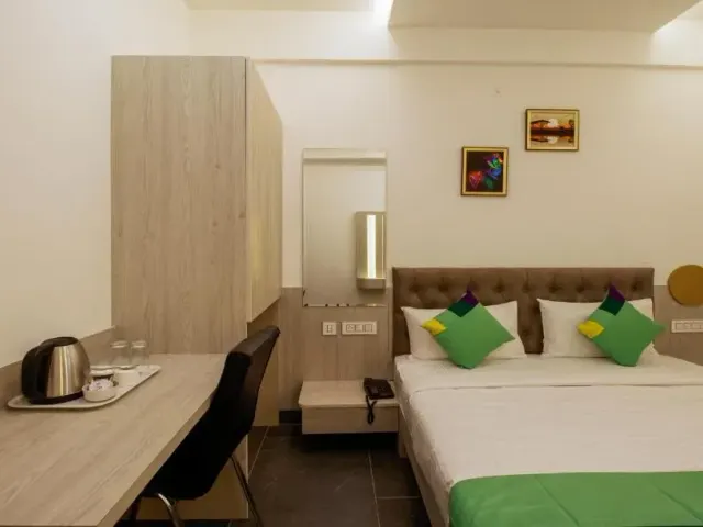 Photo 9 of 10 at Itsy Hotels Silver Keys