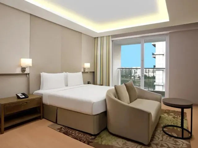 Photo 6 of 10 at DoubleTree Suites by Hilton Bengaluru Outer Ring Road