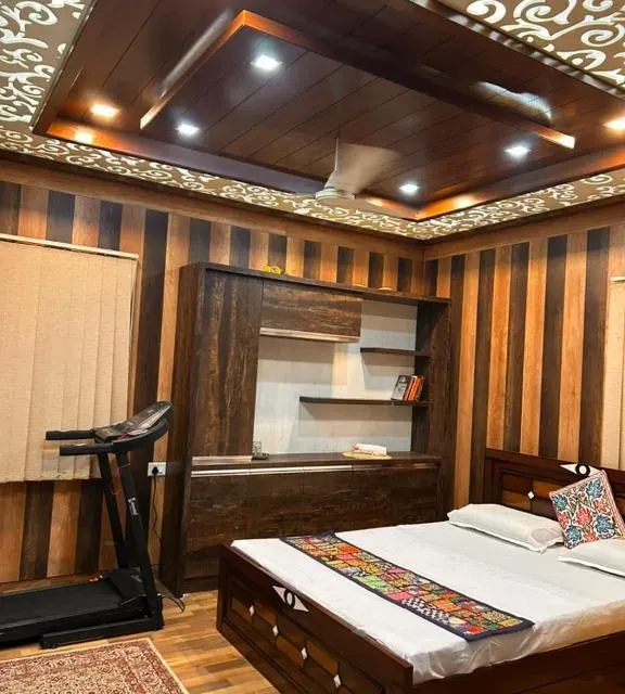 Photo 1 of 10 at Feel at Grand Hotel ! Cozy Rustic Wood Panelled Pvt Room with Free Parking