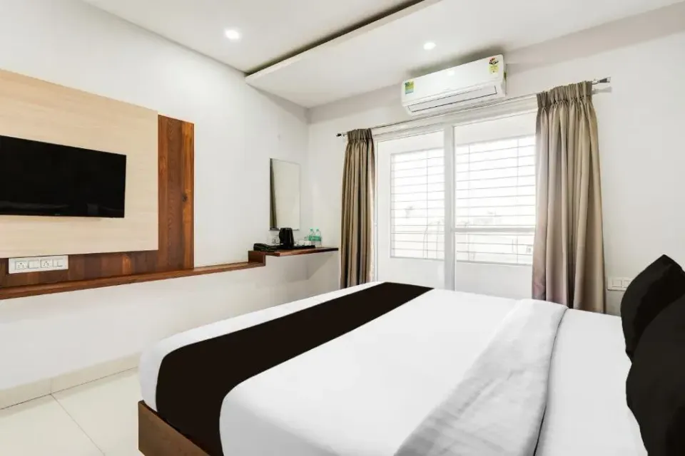 Photo 1 of 10 at Townhouse Oak DLF Newtown Formerly South Square