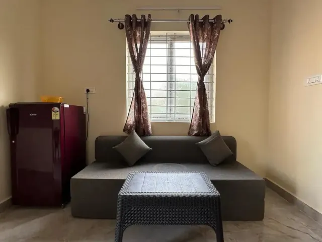 Photo 5 of 10 at Cozy Room 1Bhk with Lift 101
