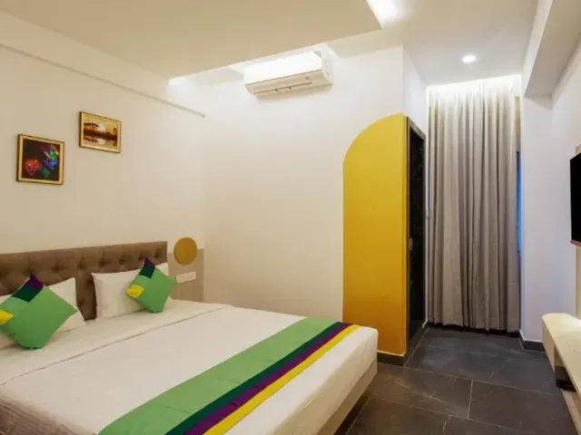 Photo 3 of 10 at Itsy Hotels Silver Keys