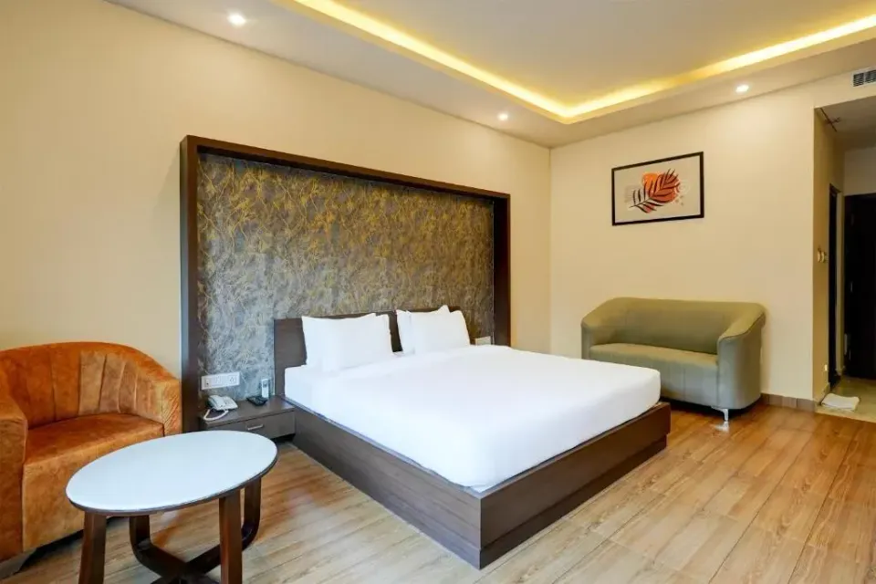 Photo 1 of 10 at Super Townhouse Oak Mahadevapura Opposite Phoenix Mall Formerly Grand Wilton Inn