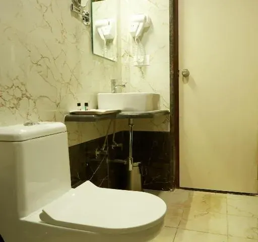 Photo 2 of 10 at VOVO PREMIER HOTEL