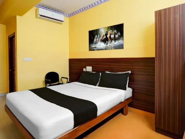 Photo 3 of 10 at Super Hotel O Mathikere Extension Bangalore Formerly Venkatadari Residency