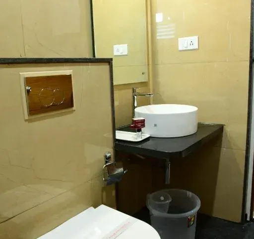 Photo 4 of 10 at Hotel U.T.ELITE