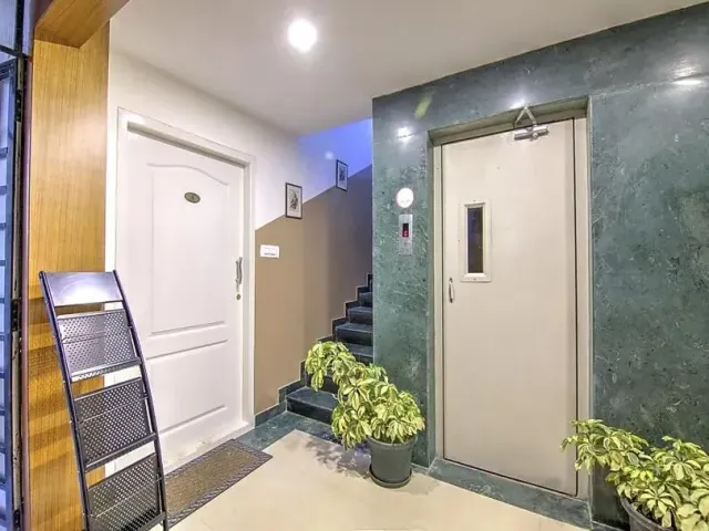 Photo 8 of 10 at Velmond Suites
