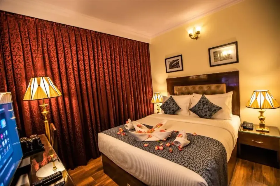 Photo 1 of 10 at Hotel Paramos Inn