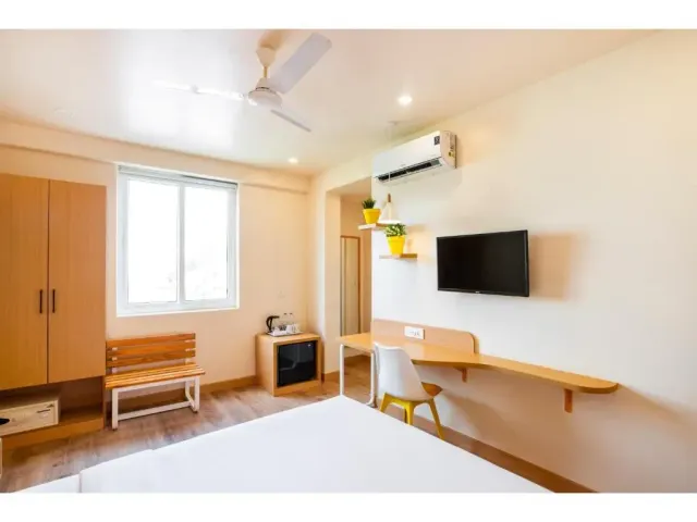 Photo 7 of 10 at Bloom Hotel - HSR Club