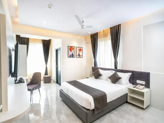 Photo 2 of 10 at U By Z Hotels, Brookefield