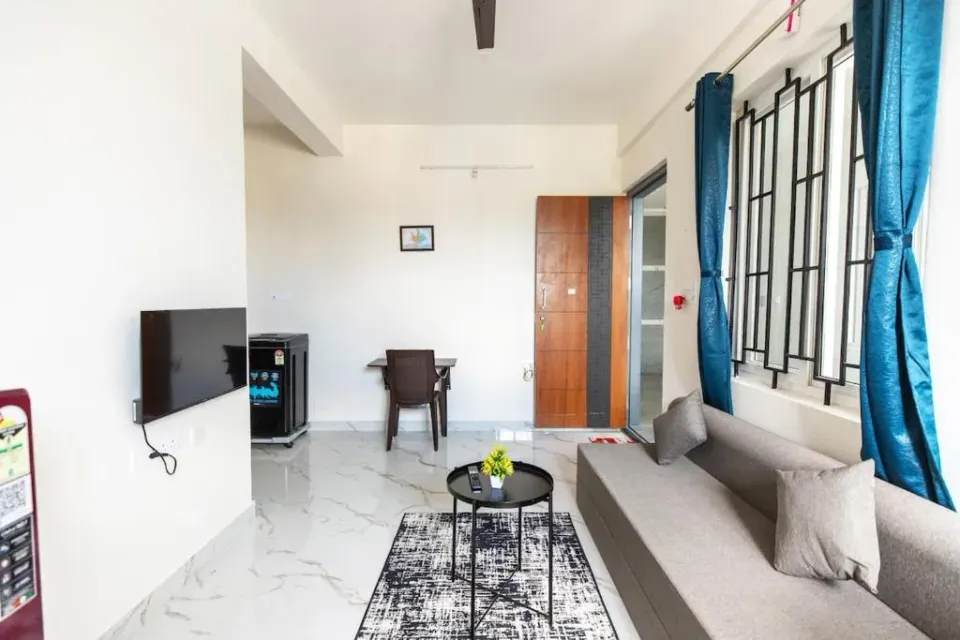 Photo 1 of 10 at 1BHK 2km From Hosa Road Metro with lift 201