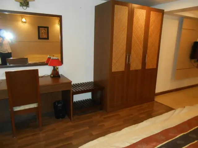Photo 8 of 10 at Brunton Heights Executive Suites