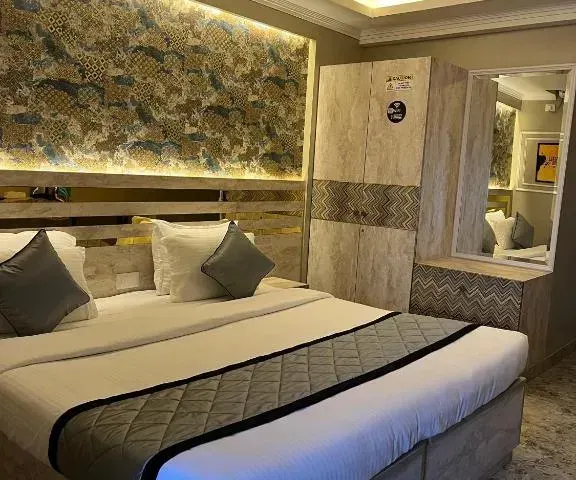Photo 7 of 10 at Hotel LG Signature Suites