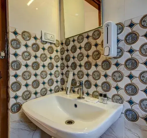 Photo 4 of 10 at Royal Classio Businness Hotel