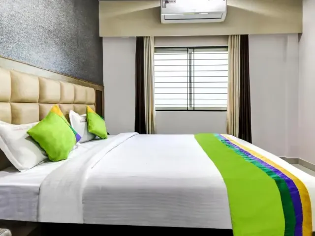 Photo 4 of 10 at Treebo Sahara Suites 750 M From St Johns Medical College And Hospital