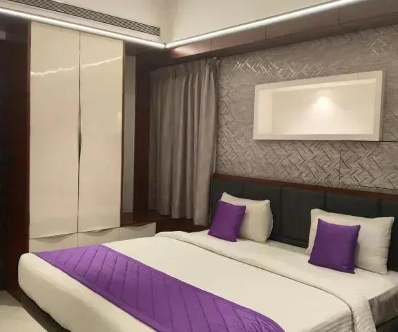 Photo 2 of 10 at SRS Suites