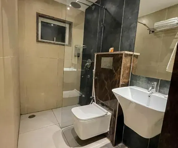 Photo 3 of 10 at Triton Suites By Bestinn Leisure Domlur Bangalore