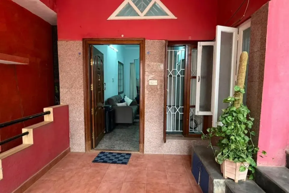 Photo 1 of 10 at Spacious 2BR Home in Prime Halasuru Near MG Road