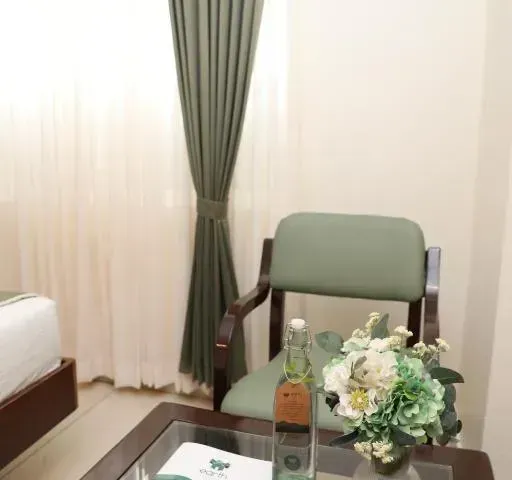 Photo 8 of 10 at Earth Hotels