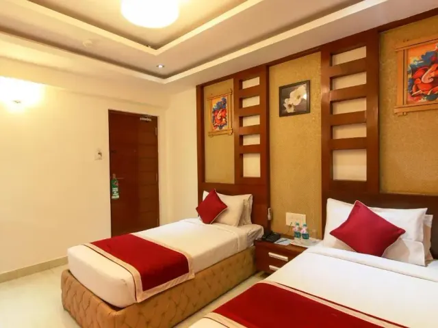 Photo 3 of 10 at Icon Suites by Bhagini
