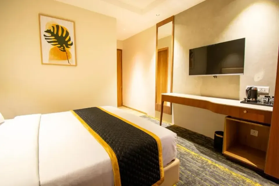 Photo 1 of 10 at Hotel Sing 65