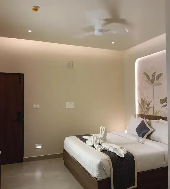 Photo 1 of 10 at Hotel Muthahalli Grand