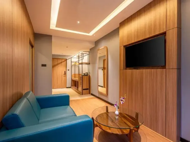 Photo 2 of 10 at Park Inn & Suites by Radisson Bengaluru Yelahanka