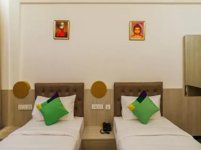 Photo 2 of 10 at Itsy Hotels Silver Keys