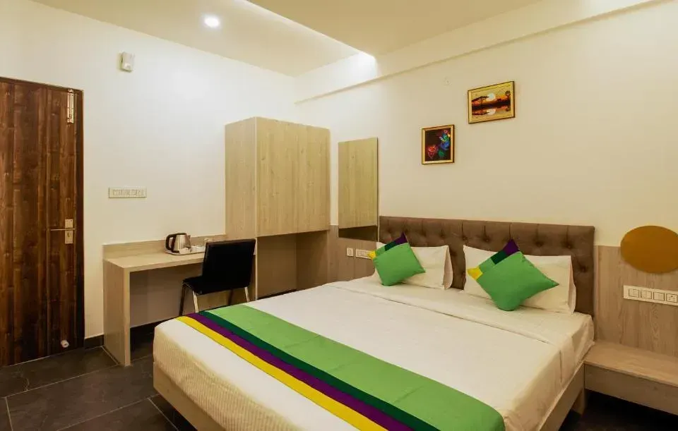 Photo 1 of 10 at Itsy Hotels Silver Keys
