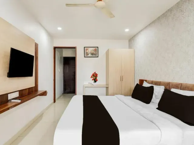 Photo 7 of 10 at Townhouse Oak DLF Newtown Formerly South Square