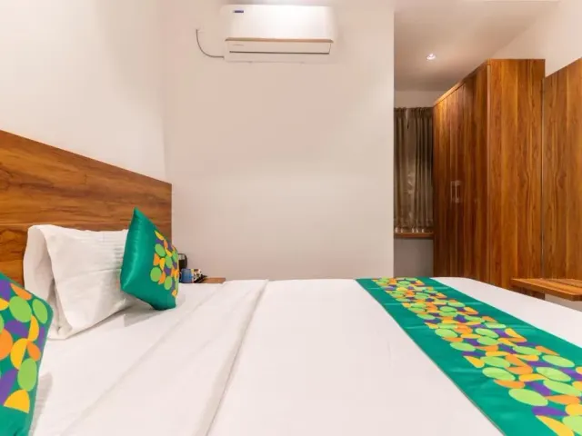 Photo 4 of 10 at Treebo Global Stay, Jayanagar