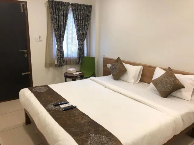 Photo 6 of 10 at Hotel Amulya Regency