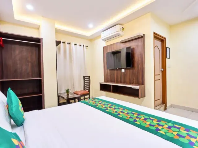 Photo 8 of 10 at Treebo Three Street Inn Near Global Village Tech Park