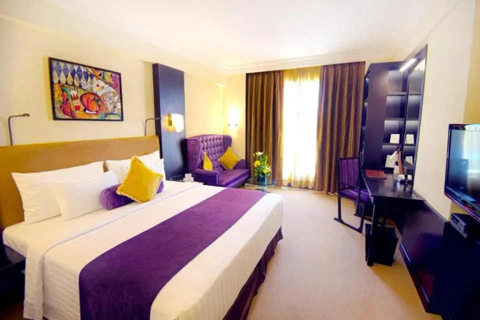 Photo 1 of 10 at Sterlings Mac Hotel