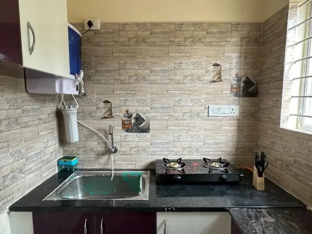Photo 3 of 10 at Cozy Room 1Bhk with Lift 101