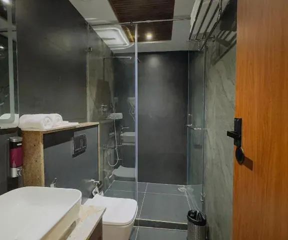Photo 2 of 10 at Dhisha Inn Hotel