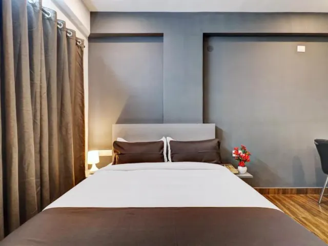 Photo 6 of 10 at Townhouse Ecity Inn