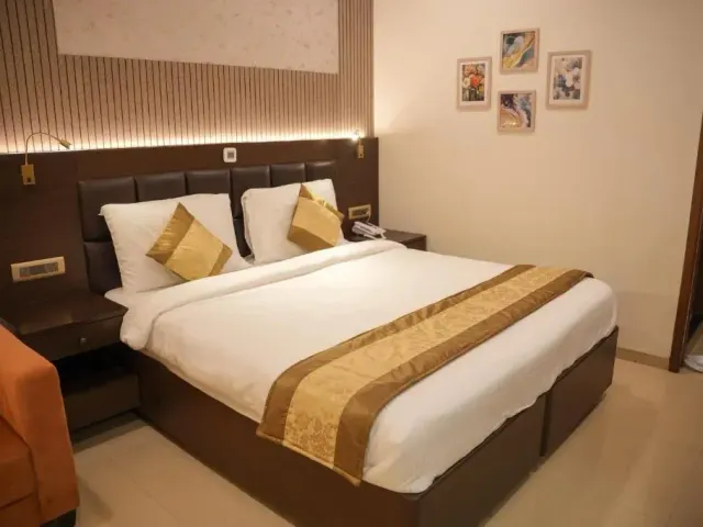 Photo 7 of 10 at The Ontime Hotel, Bangalore