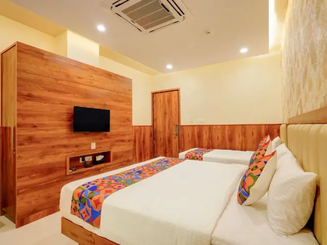 Photo 4 of 10 at FabHotel Golden Stay I