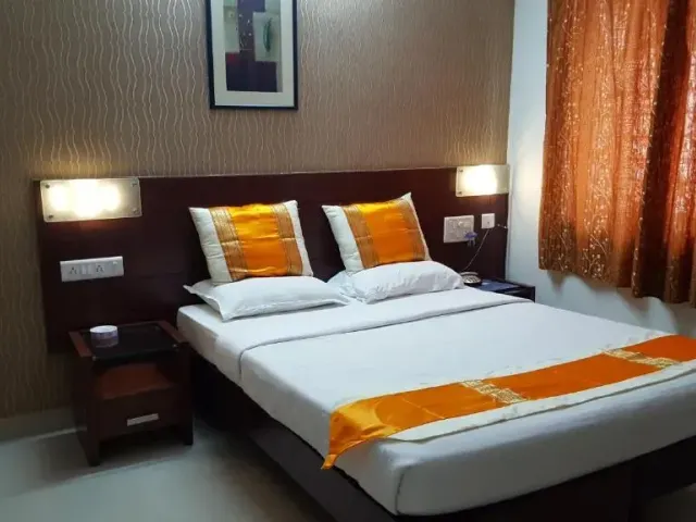 Photo 5 of 10 at Maple Suites