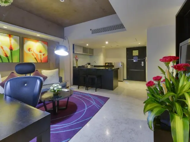 Photo 7 of 10 at Davanam Sarovar Portico Suites