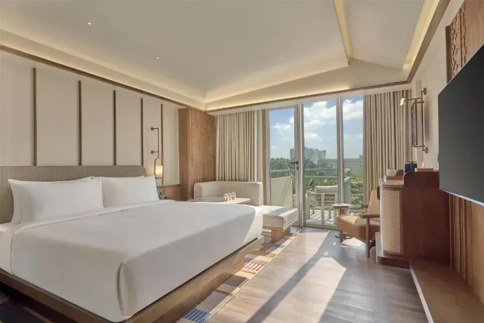 Photo 1 of 10 at Slohh by Roach Bengaluru, Curio Collection by Hilton