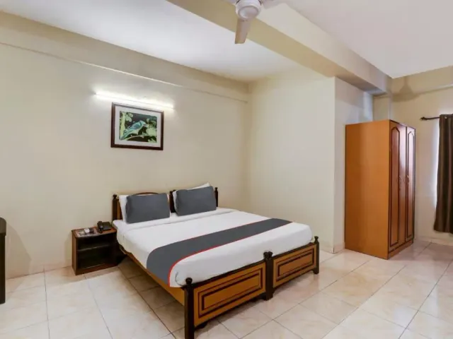 Photo 6 of 10 at Super Collection O Green View Homes Near Nexus