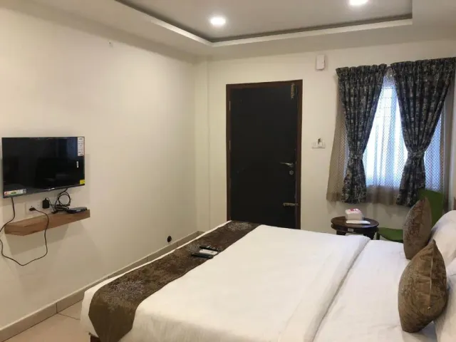 Photo 8 of 10 at Hotel Amulya Regency