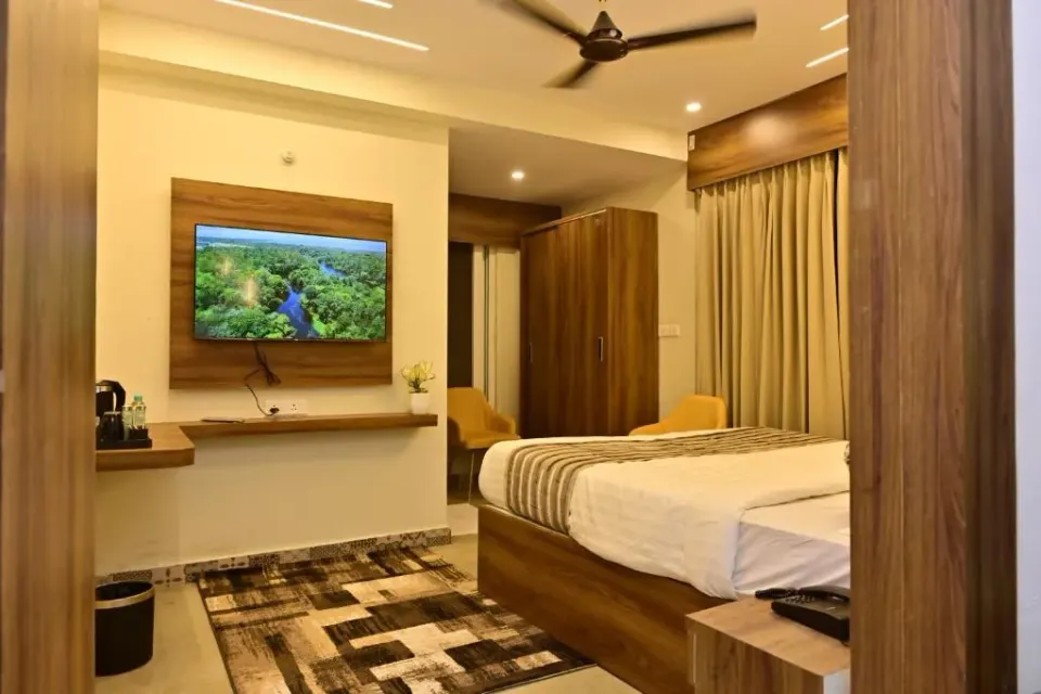 Photo 1 of 10 at Hotel Noble Nook, 100 Ft Road, Indiranagar